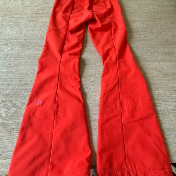 The North Face Snoga Windwall Ski Pants Women Fitted Fiery Red Stretch Size 4 - Picture 3 of 13